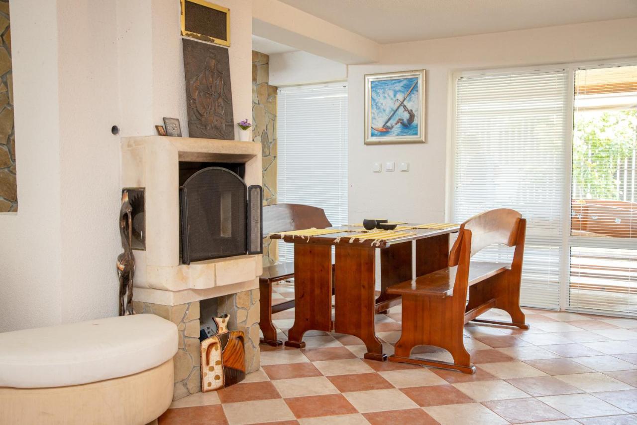 Villa Beni - 4 Bedroom Private House By Flаt Manаger Lozenets Eksteriør bilde