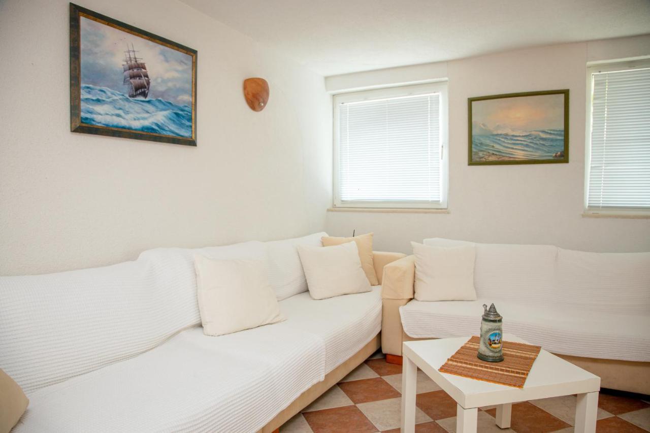 Villa Beni - 4 Bedroom Private House By Flаt Manаger Lozenets Eksteriør bilde